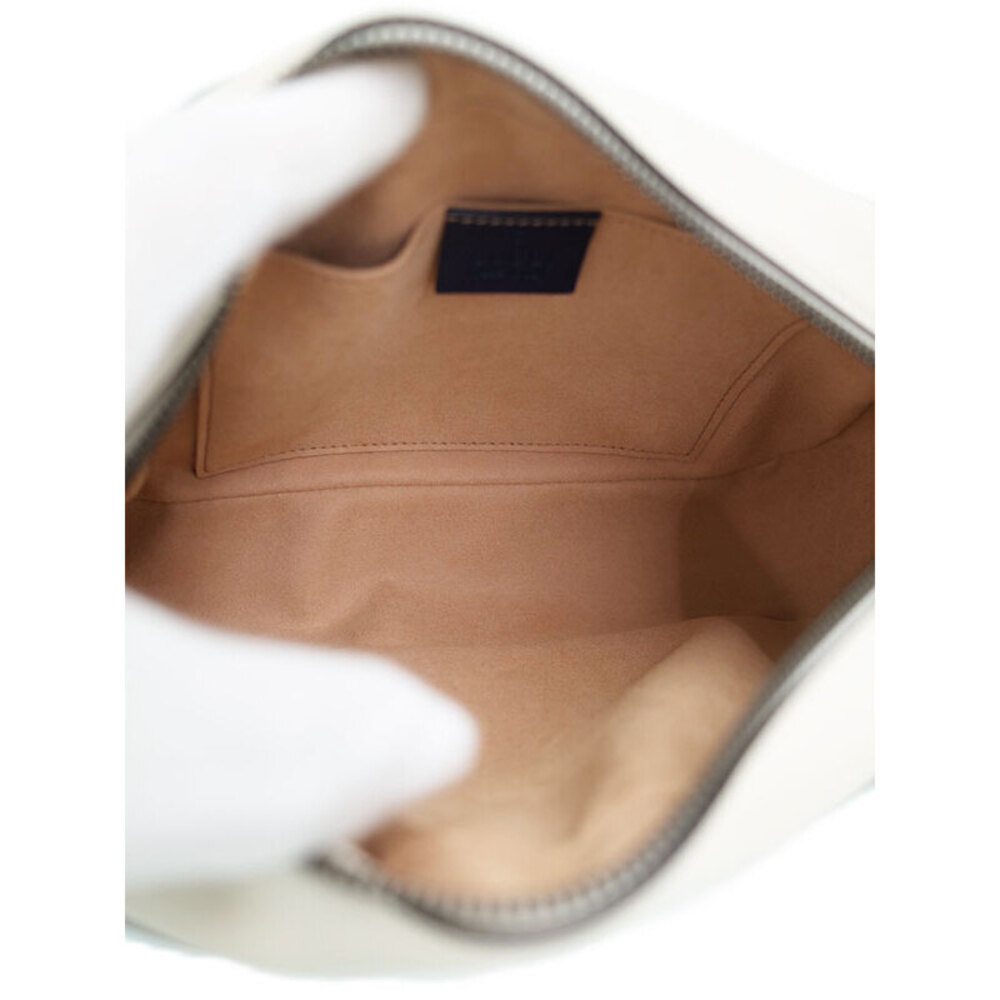 GUCCI GG Marmont Quilted Shoulder Bag - Picture 3 of 9